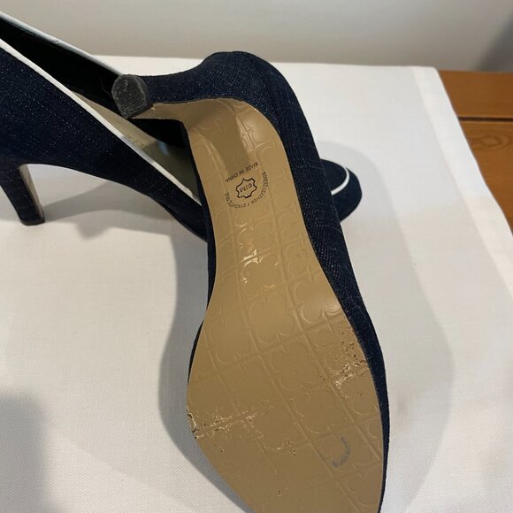 Liz Claiborne Navy Linen Pumps with White Leather Piping and Bow - Picture 4 of 6